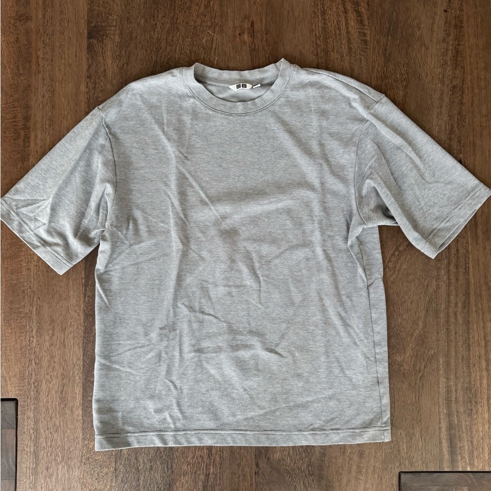 Uniqlo Black & White Striped T-Shirt